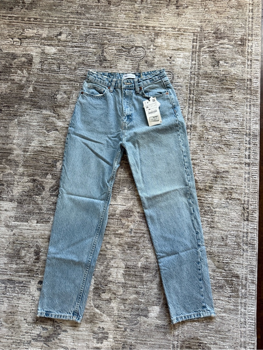 Zara High-Rise Light Blue Jeans Size 4 Mom Jean